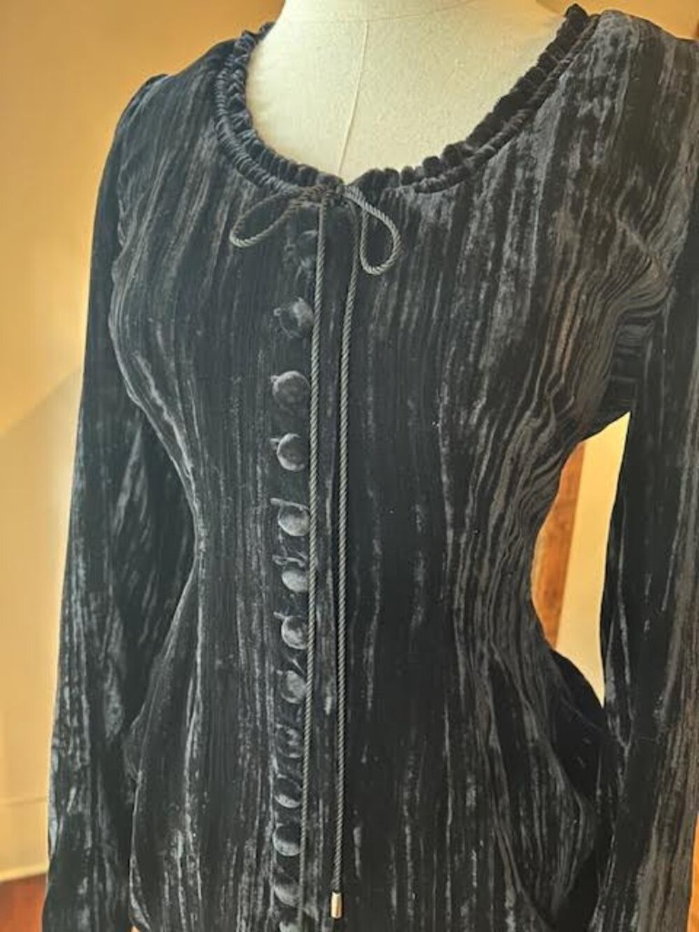 Vintage Y2K Betsey Johnson Black Crushed Velvet Bustle Top - Picture 2 of 12